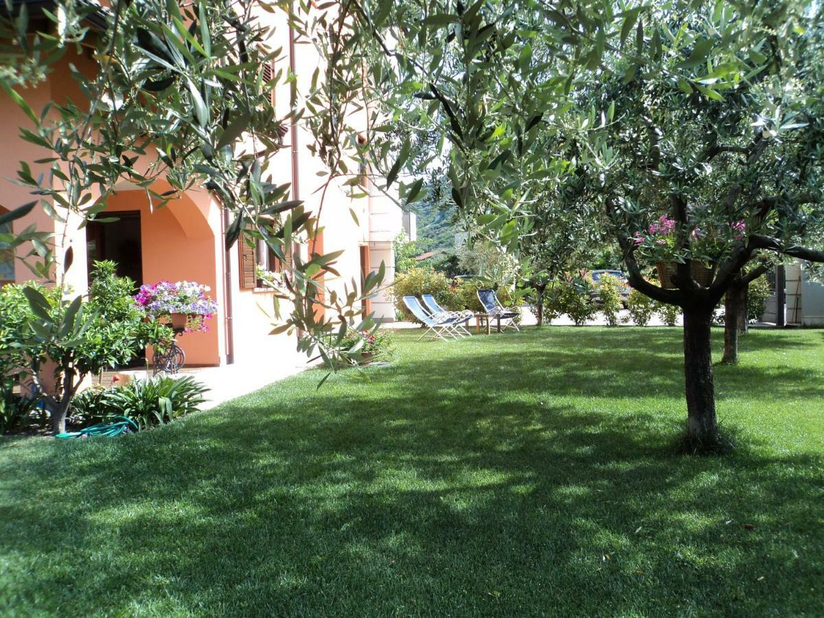 Appartamenti Villa Adriana Torbole Sul Garda Ngoại thất bức ảnh
